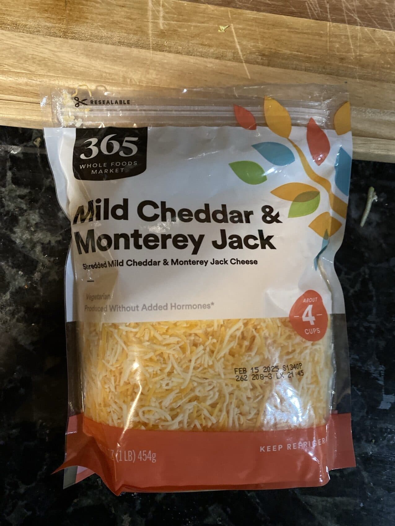 365 Whole Foods Market Mild Cheddar & Monterey Jack packshot