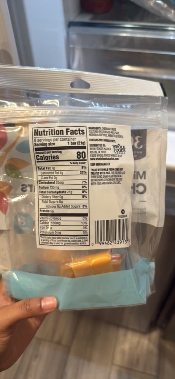 365 Whole Foods Market Mild Cheddar Cheese Snack Bars packshot
