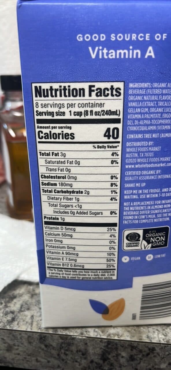 365 Whole Foods Market Organic Unsweetened Vanilla Almond Non-Dairy Beverage packshot