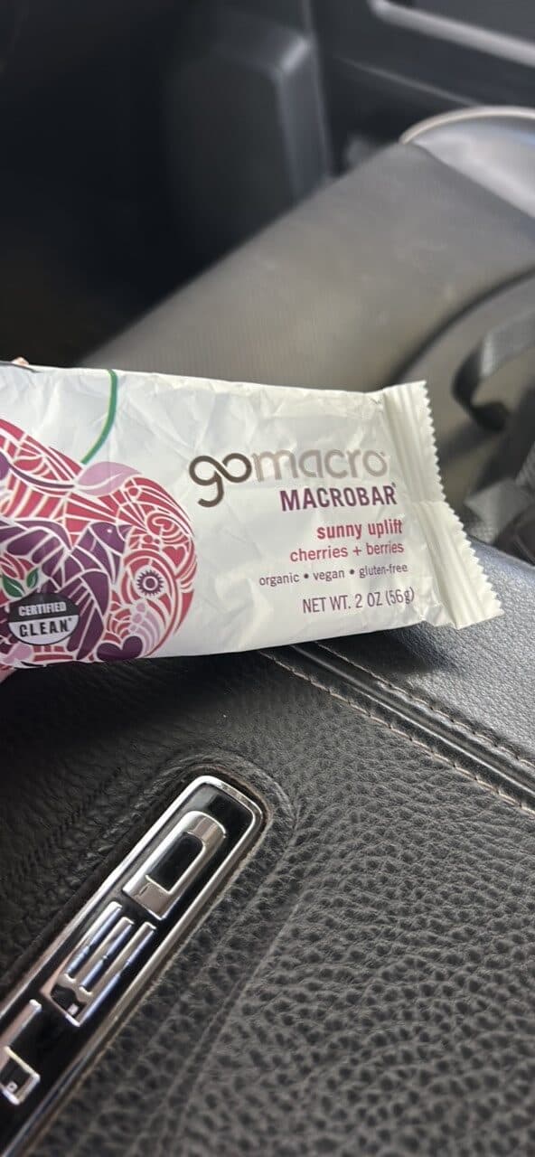 gomacro MACROBAR sunny uplift cherries + berries packshot
