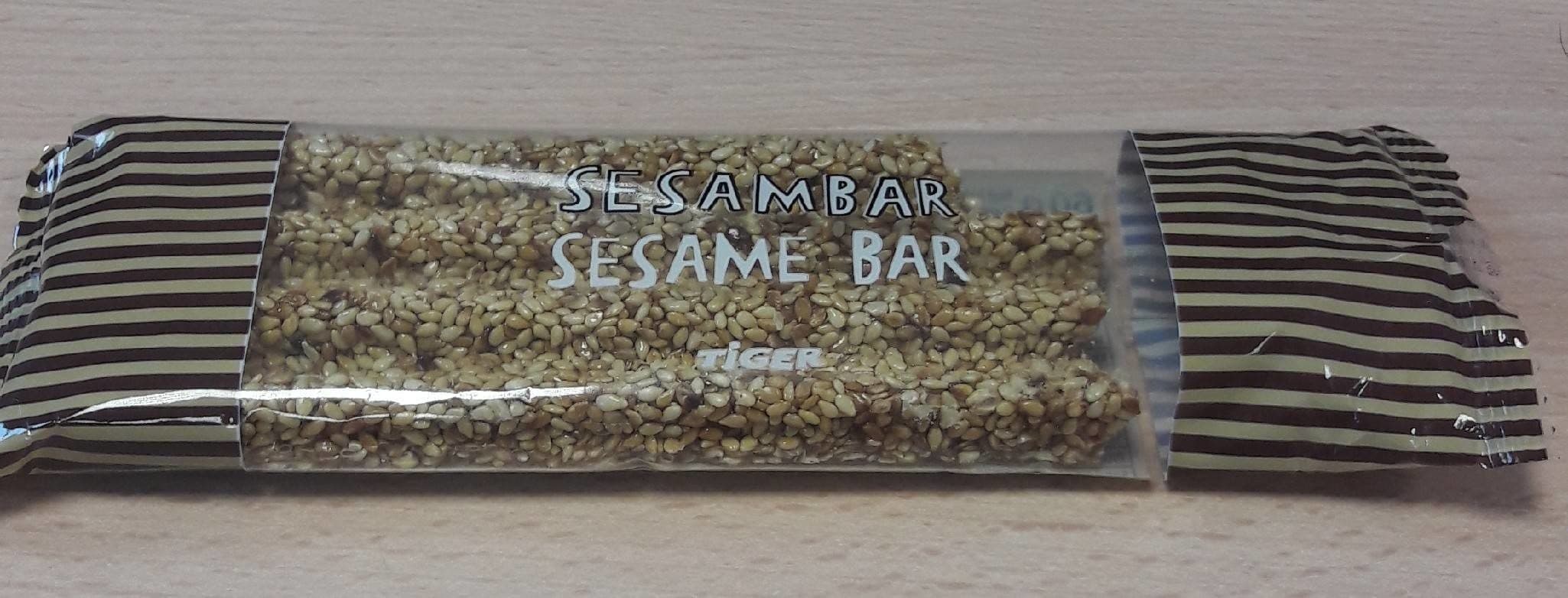 Flying Tiger Sesame bar packshot