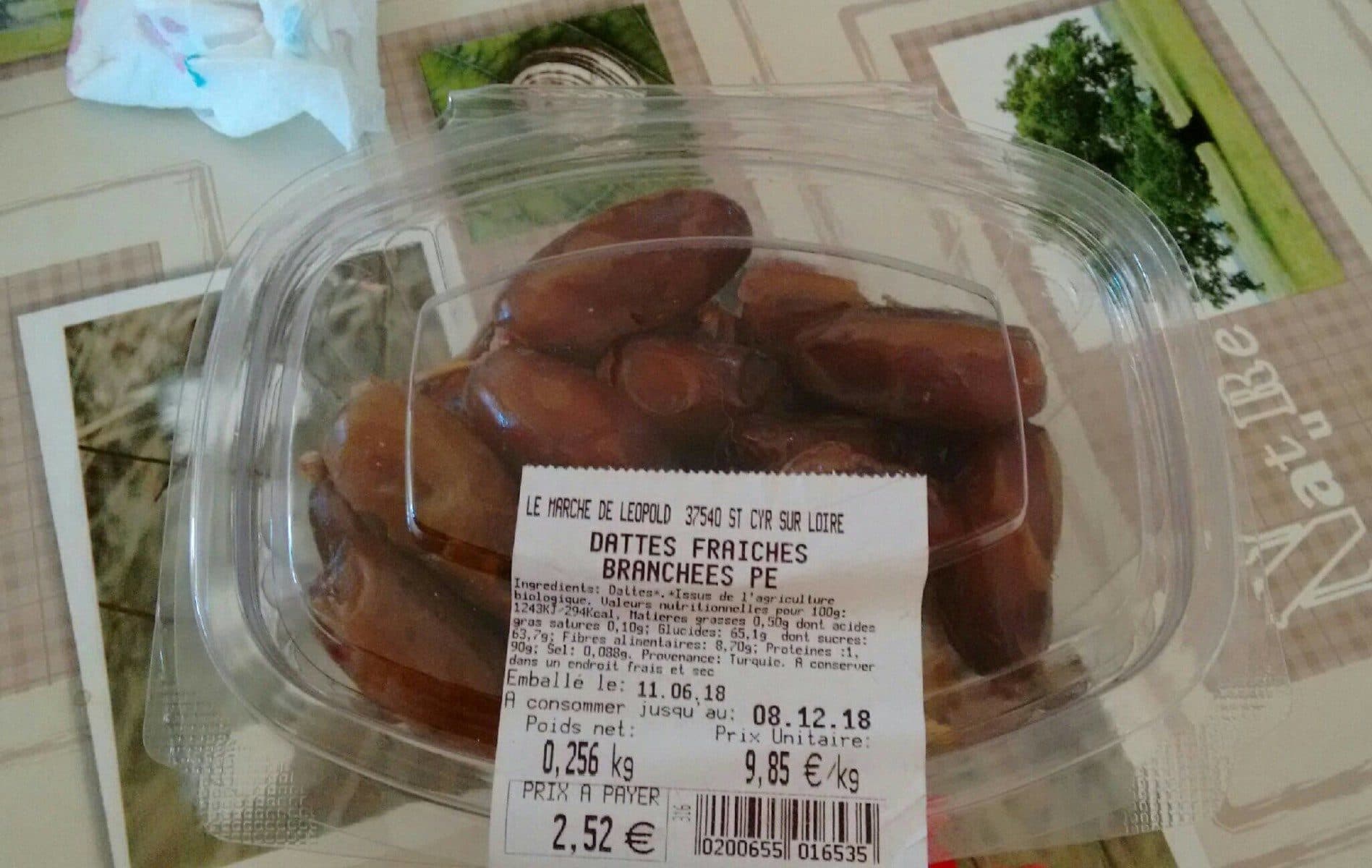 Open Food Facts Dattes fraiches branchées packshot