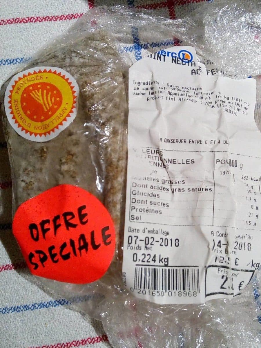 AOP Saint Nectaire fermier packshot