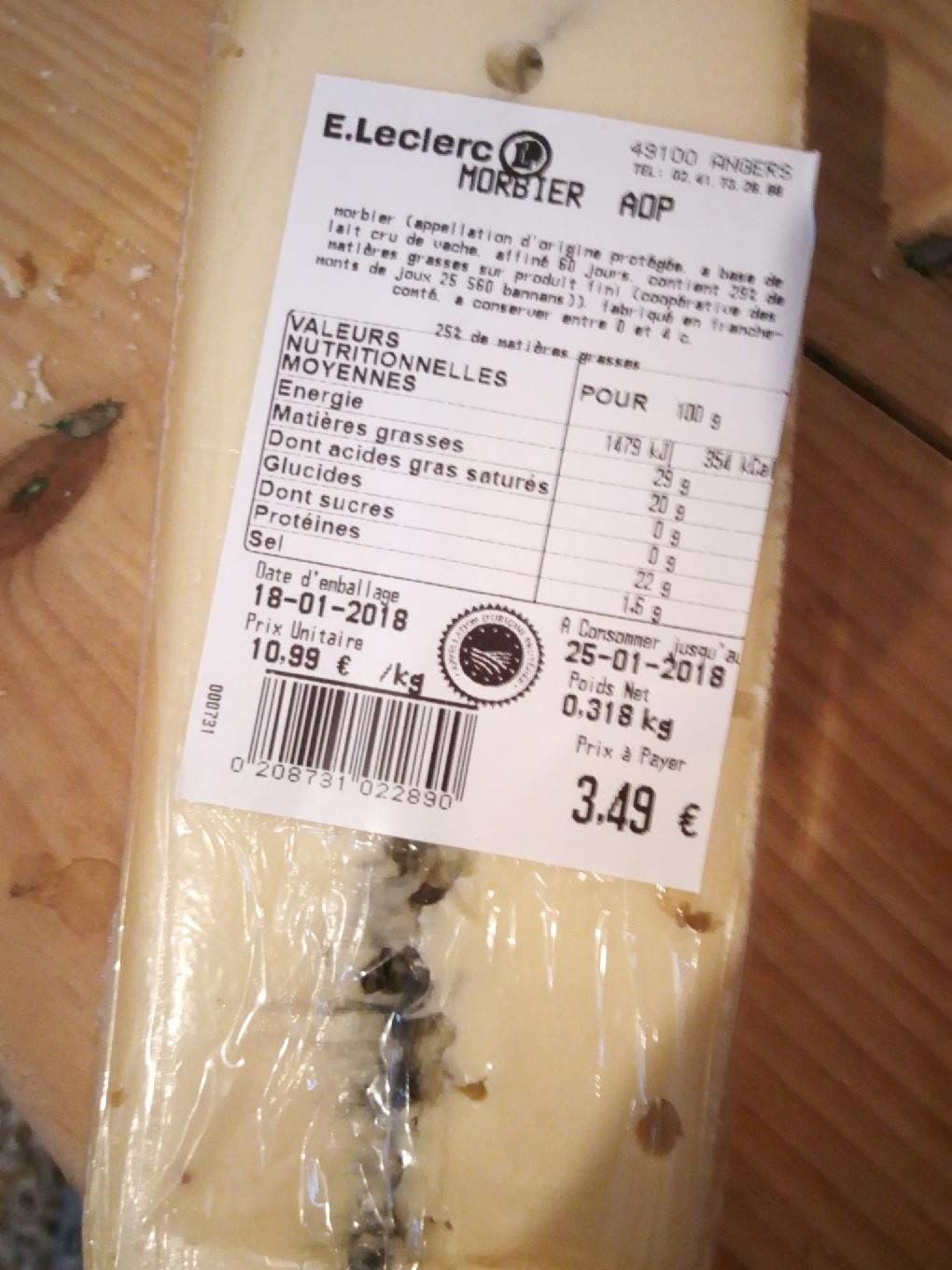 Leclerc Morbier AOP packshot