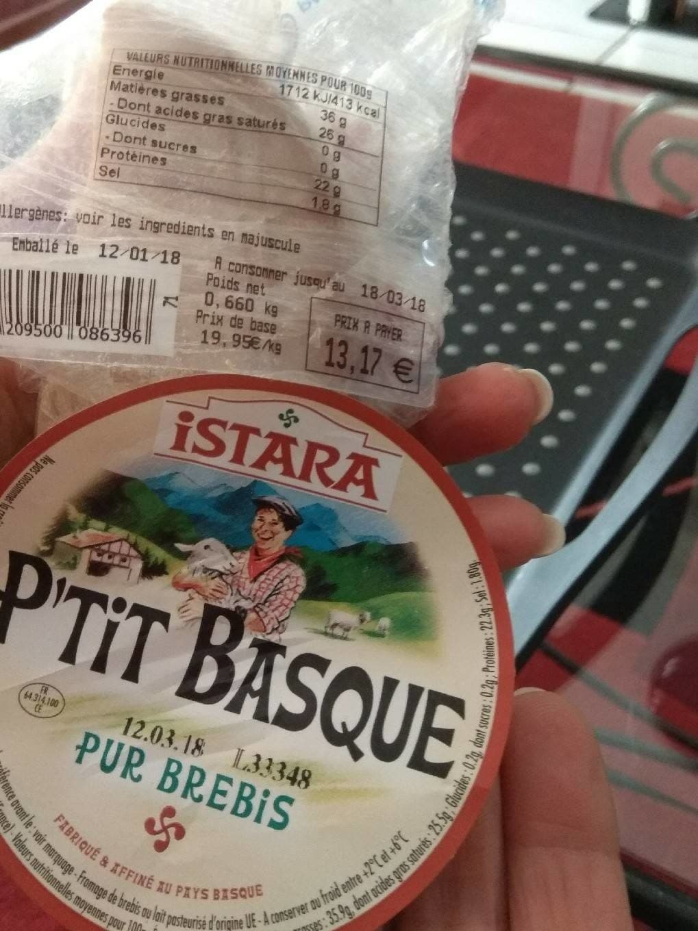 Istara Le petit basque packshot
