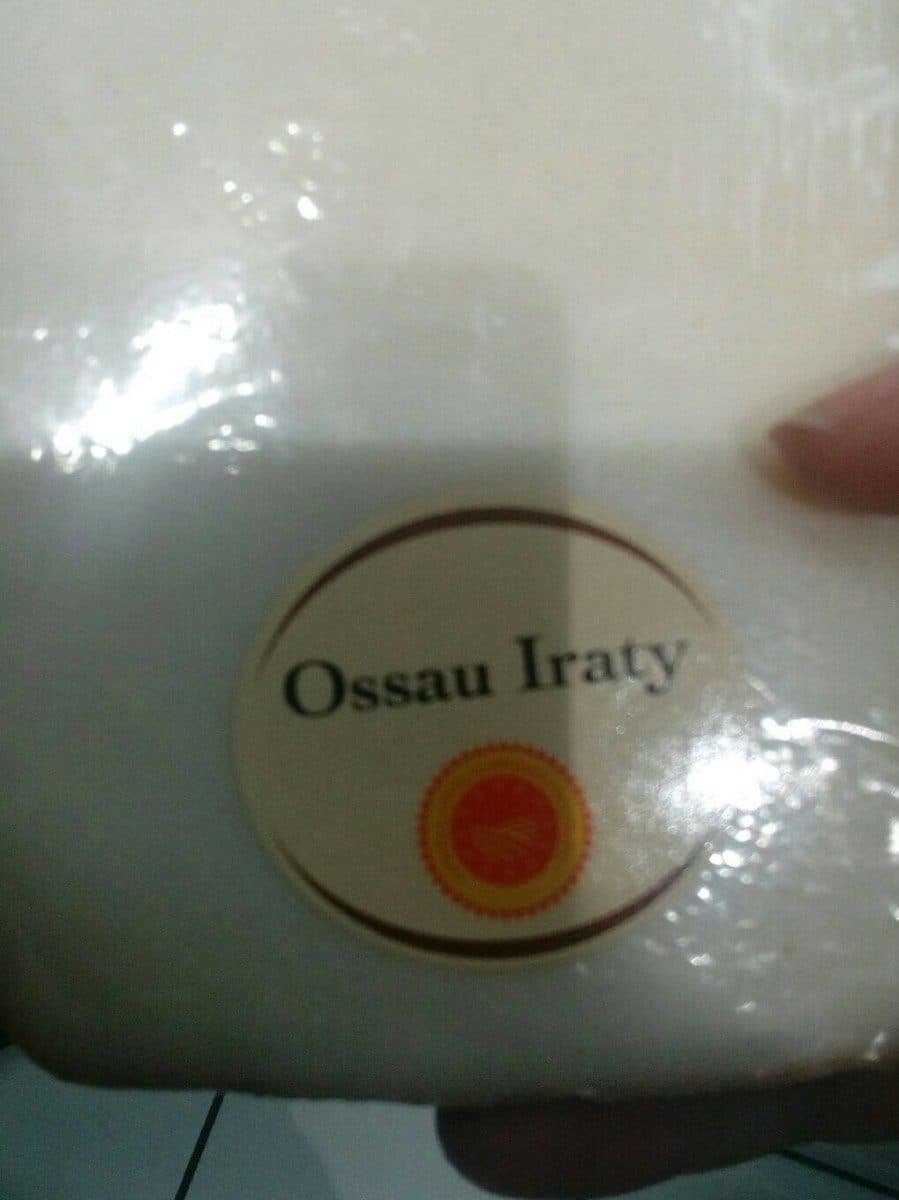 AOP Ossau iraty packshot