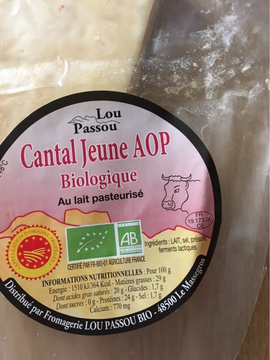 Open Food Facts Cantal jeune AOP packshot