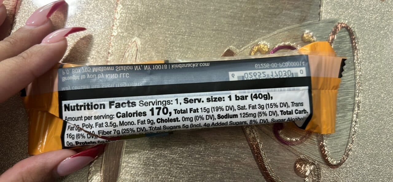 KIND Caramel Almond with Almonds packshot