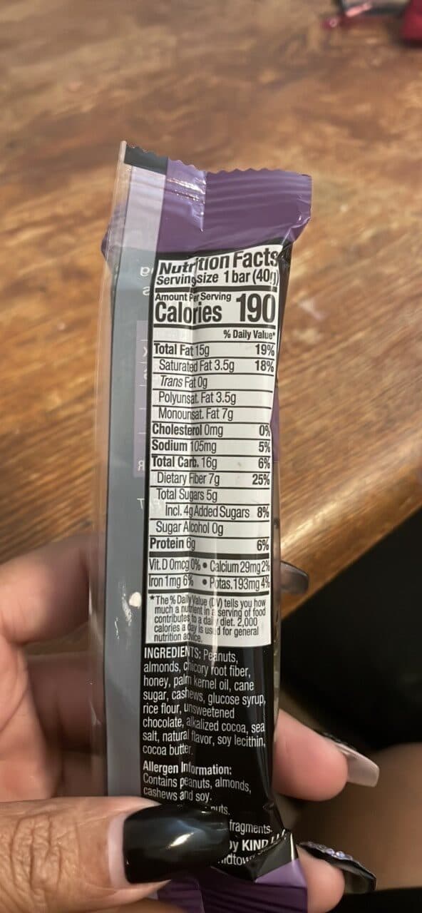 KIND Salted Caramel Dark Chocolate Nut packshot