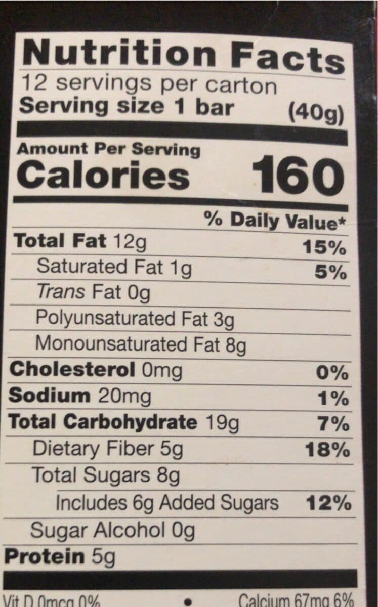 KIND CRANBERRY ALMOND with almonds packshot
