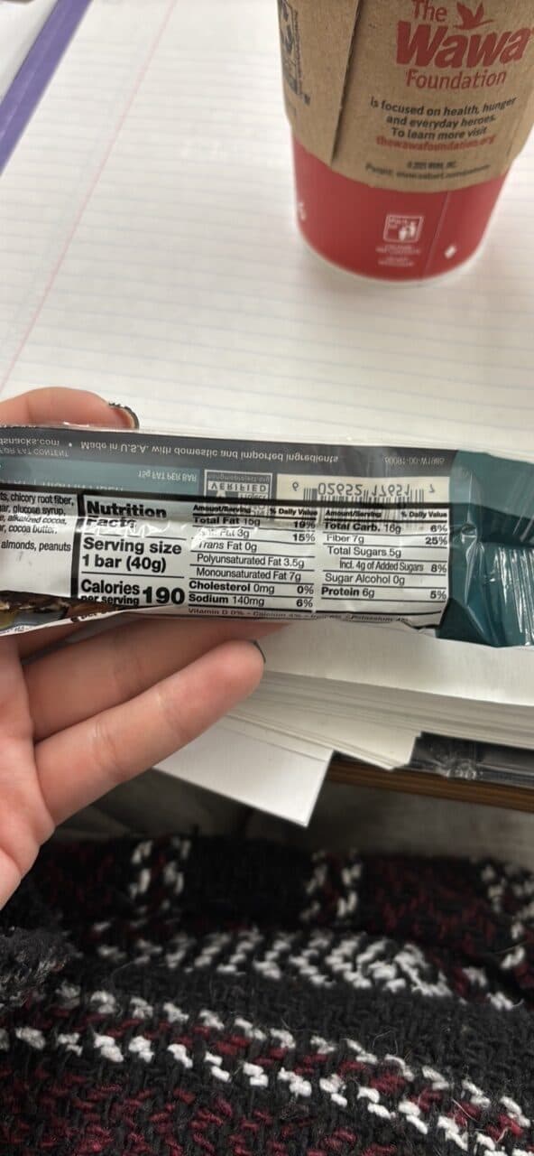 KIND Dark Chocolate Nuts & Sea Salt Bar packshot