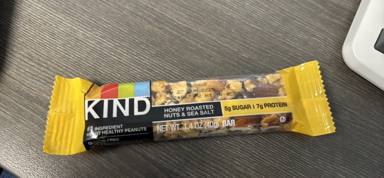KIND Honey Roasted Nuts & Sea Salt packshot