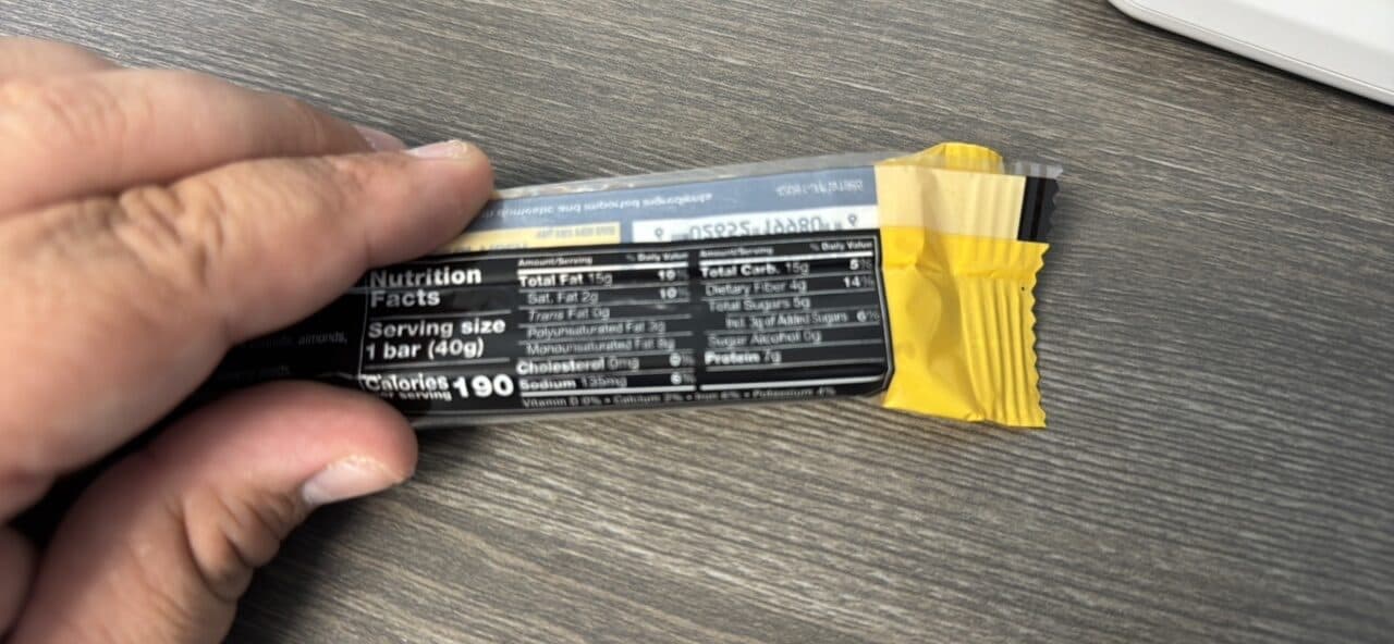 KIND Honey Roasted Nuts & Sea Salt packshot