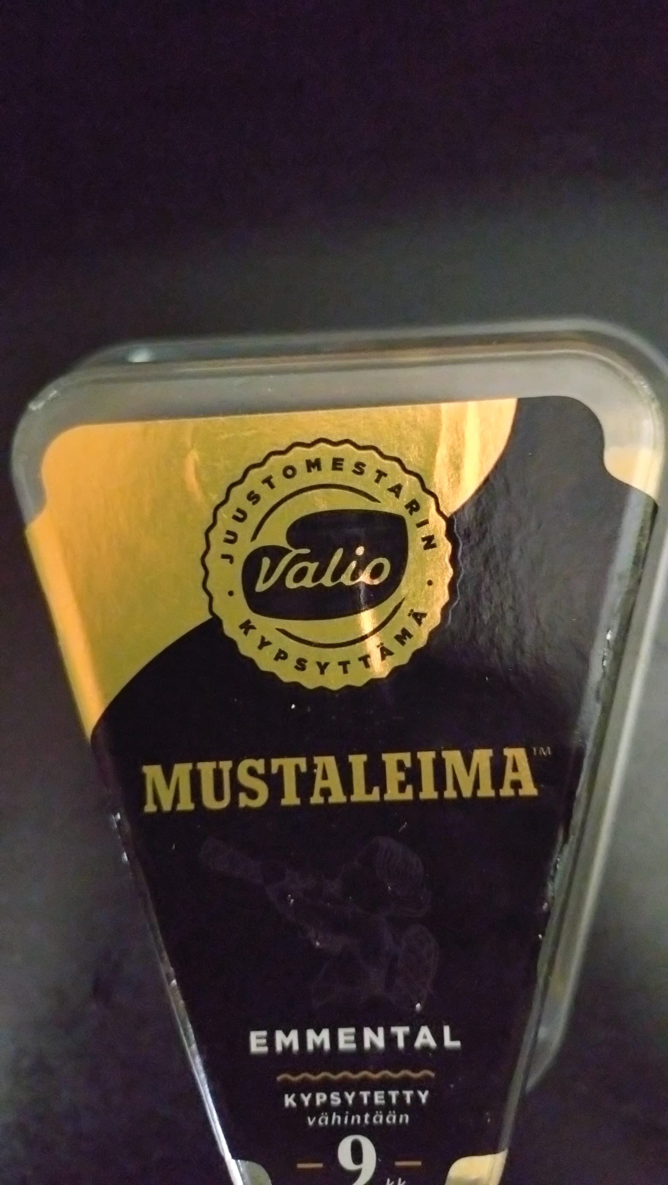 Valio Oy Mustaleima emmental packshot
