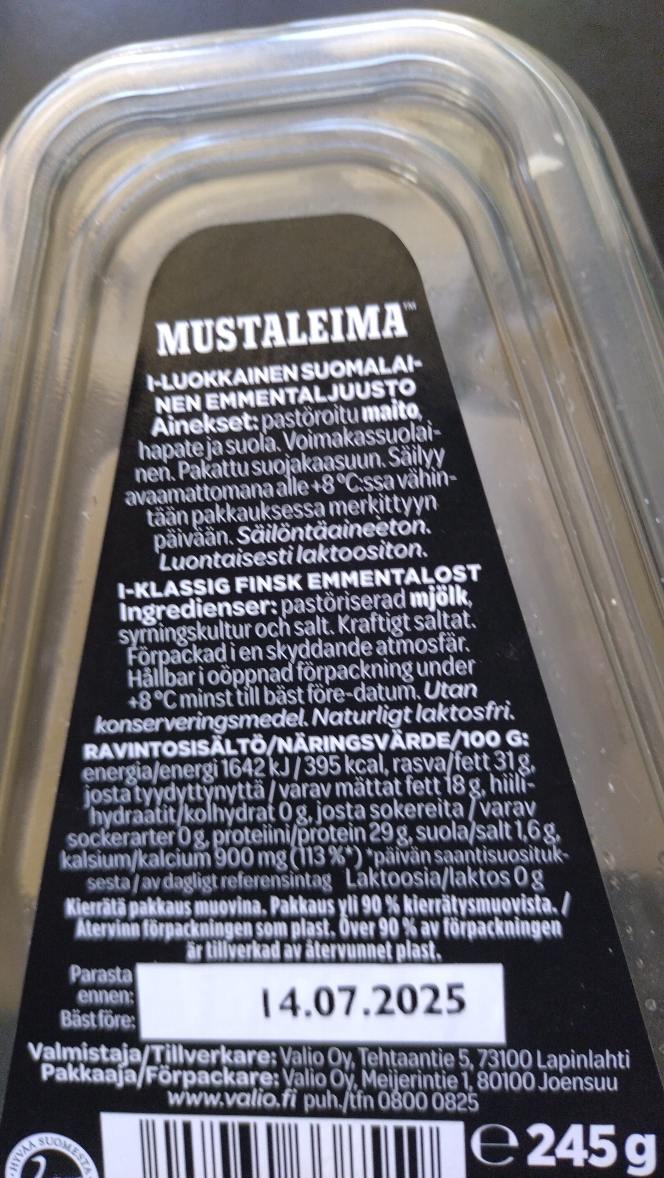 Valio Oy Mustaleima emmental packshot