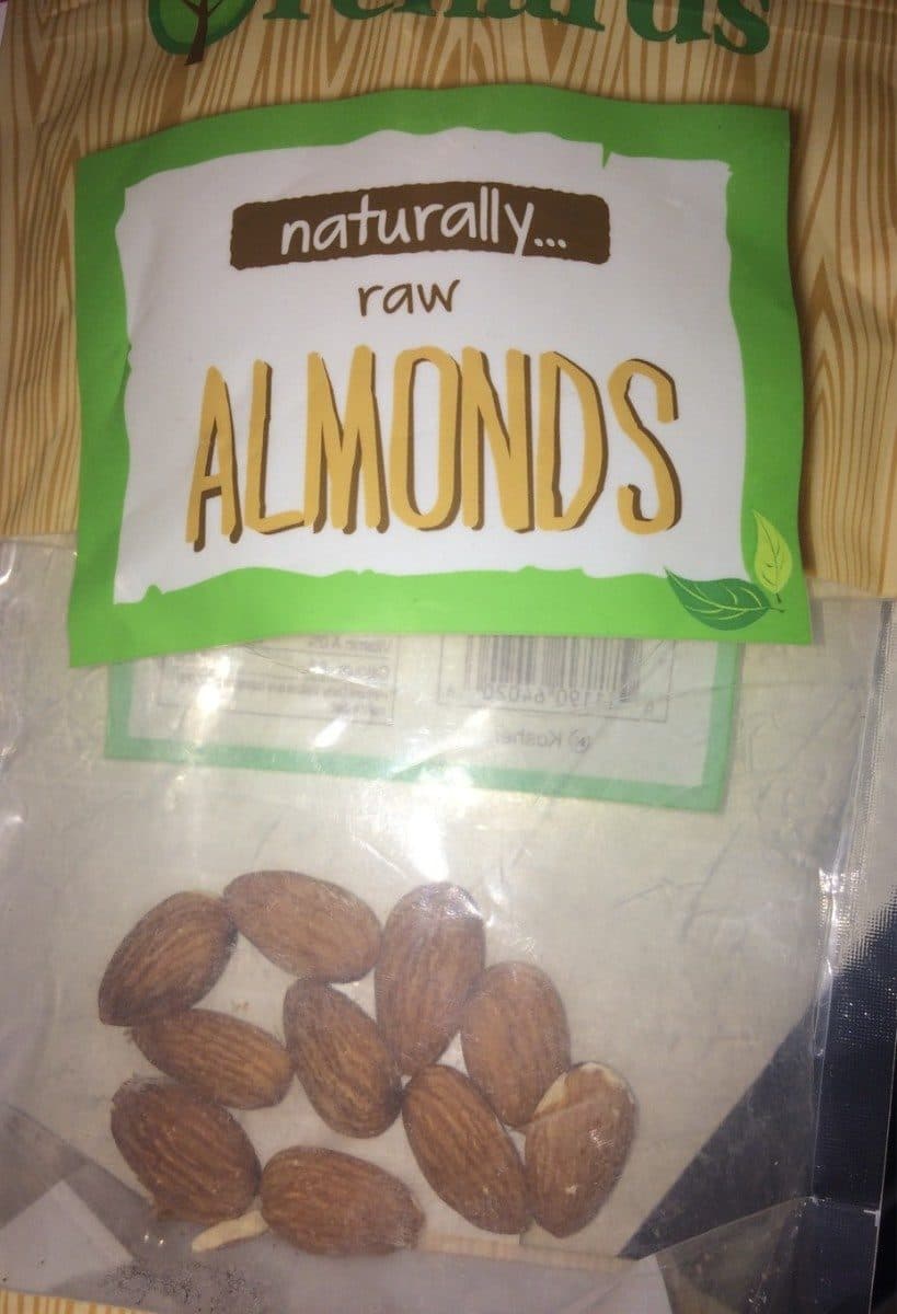 Open Food Facts Naturally raw almonds packshot