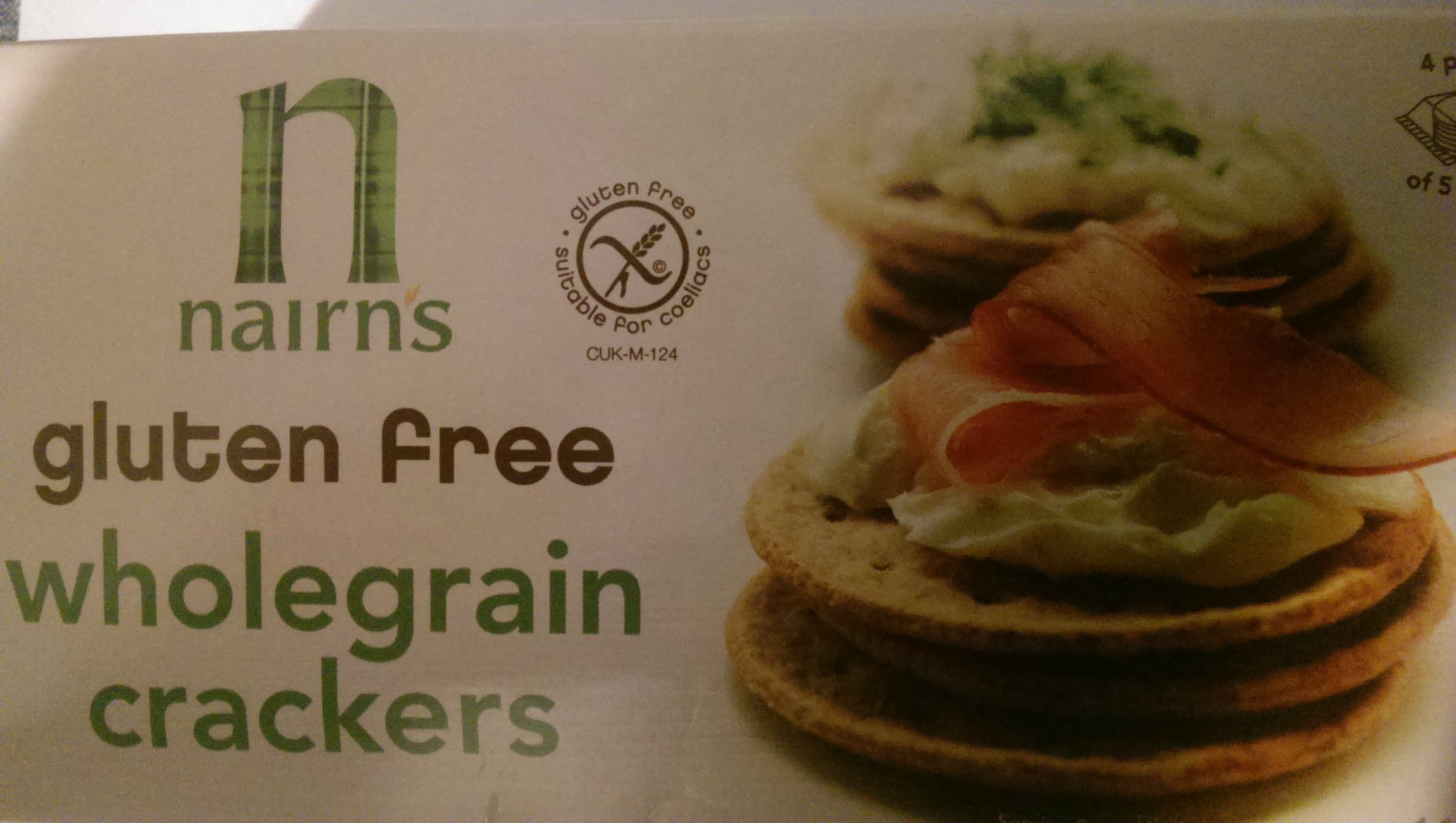 Nairn's Wholegrain crakers packshot