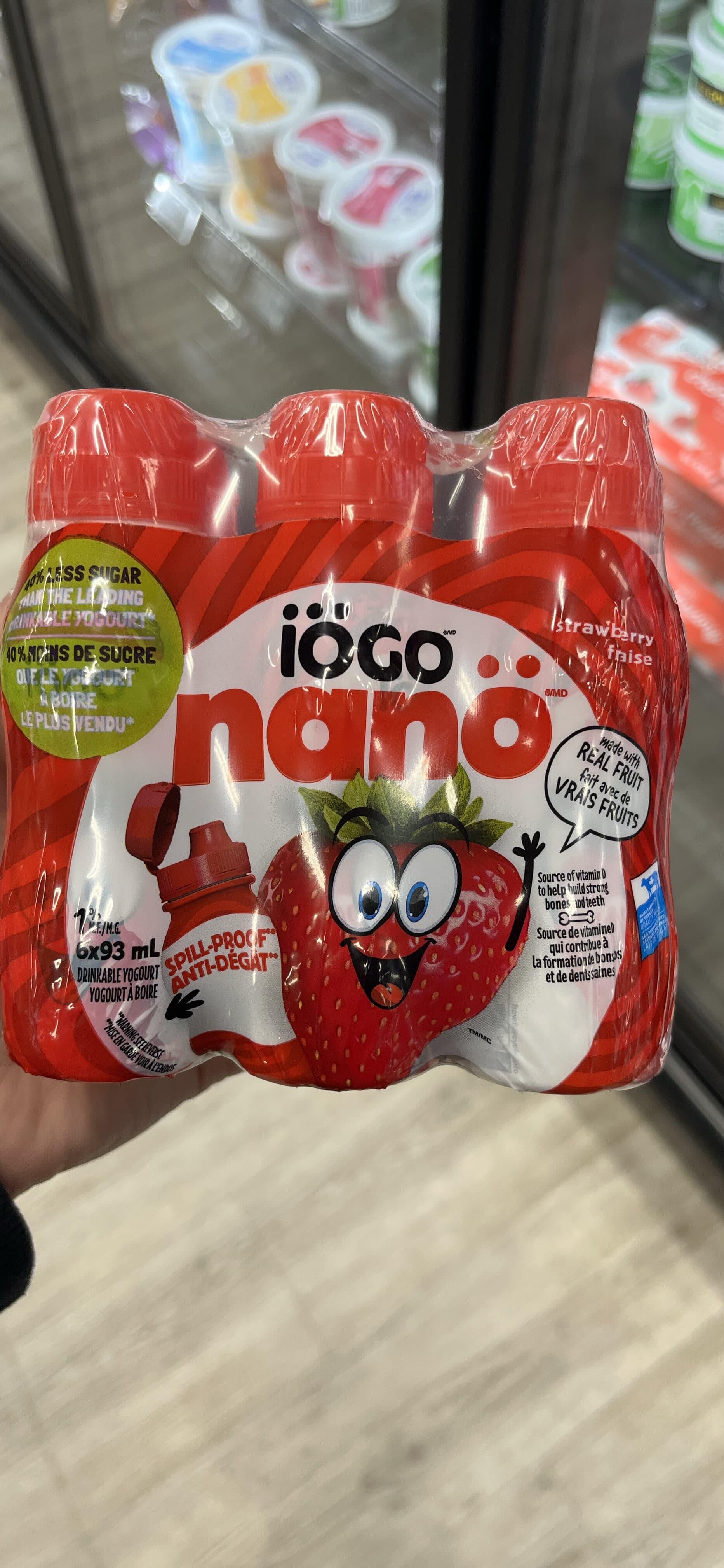 iÖGO Nano Drinkable Yogurt - Strawberry packshot