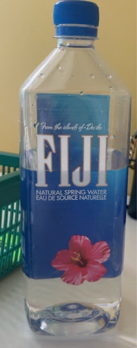 Fiji Fiji eau de source naturelle packshot