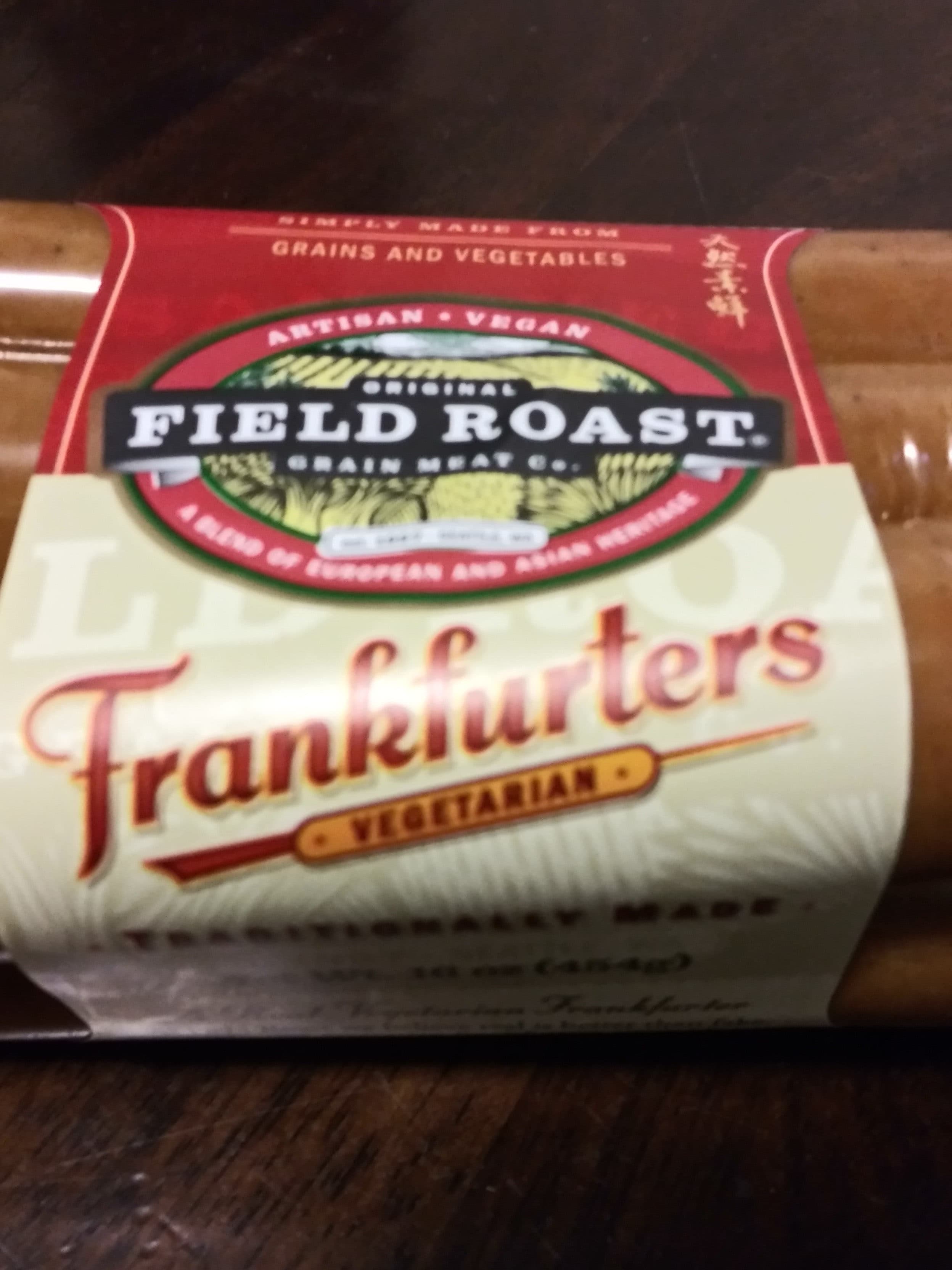 Field Roast Classic Smoked Plant-Based Frankfurters packshot