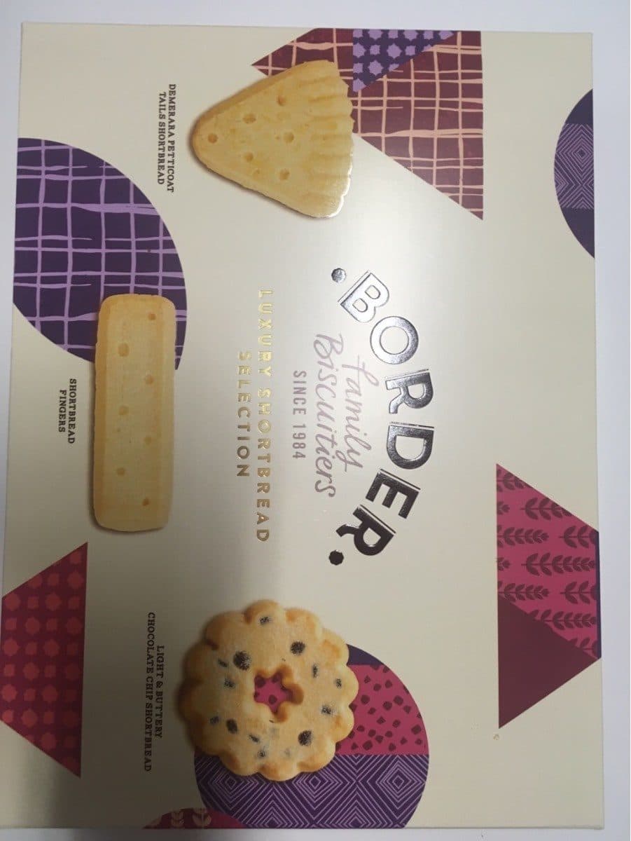 Open Food Facts Luxury shortbread selection packshot