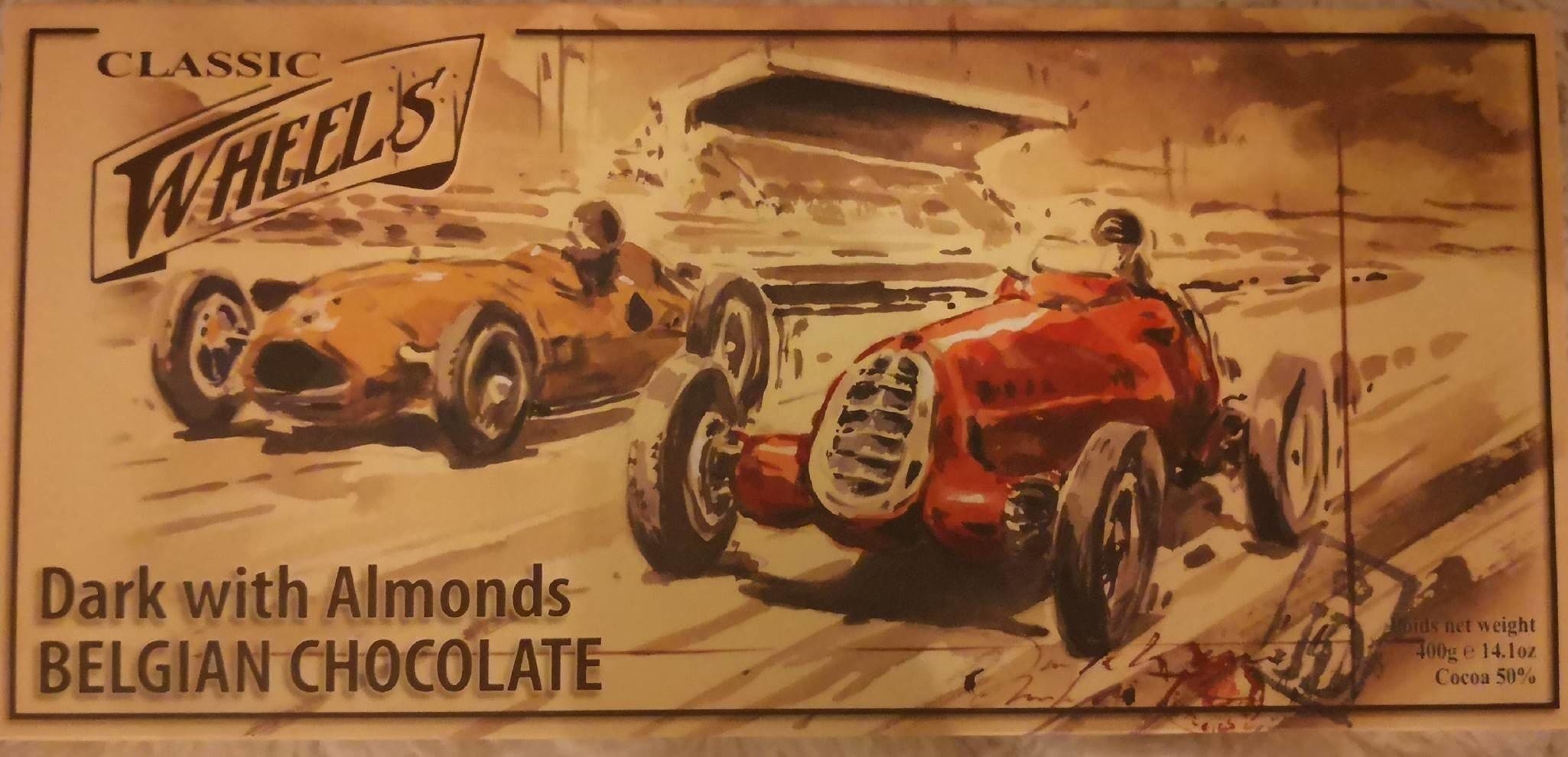 Open Food Facts Dark with Almonds packshot