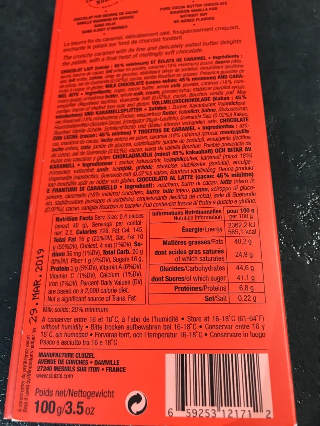 Michel cluizel Eclats caramel chocolate bar packshot