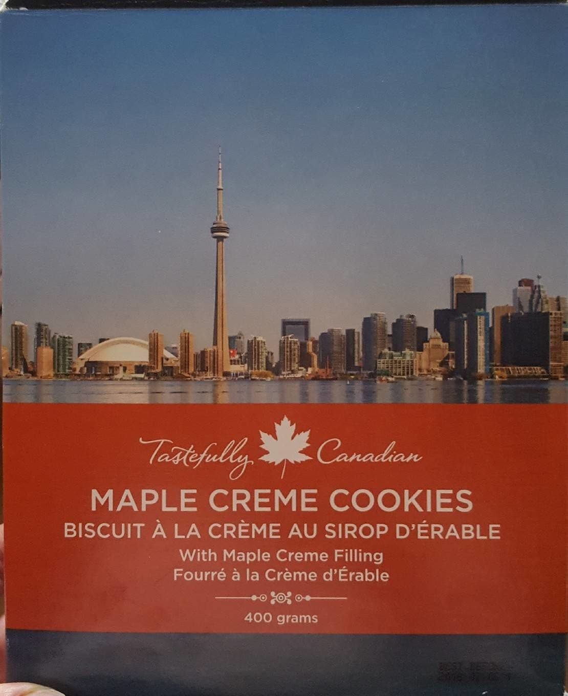 Tastefully Canadian Maple creme cookies packshot