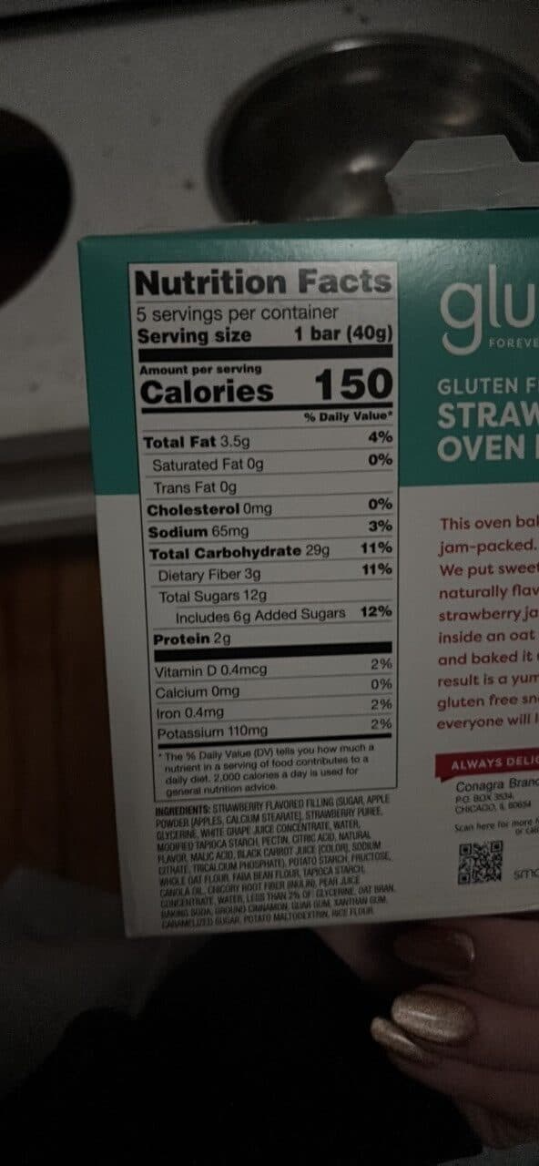 glutino GLUTEN FREE OVEN BAKED BARS STRAWBERRY packshot