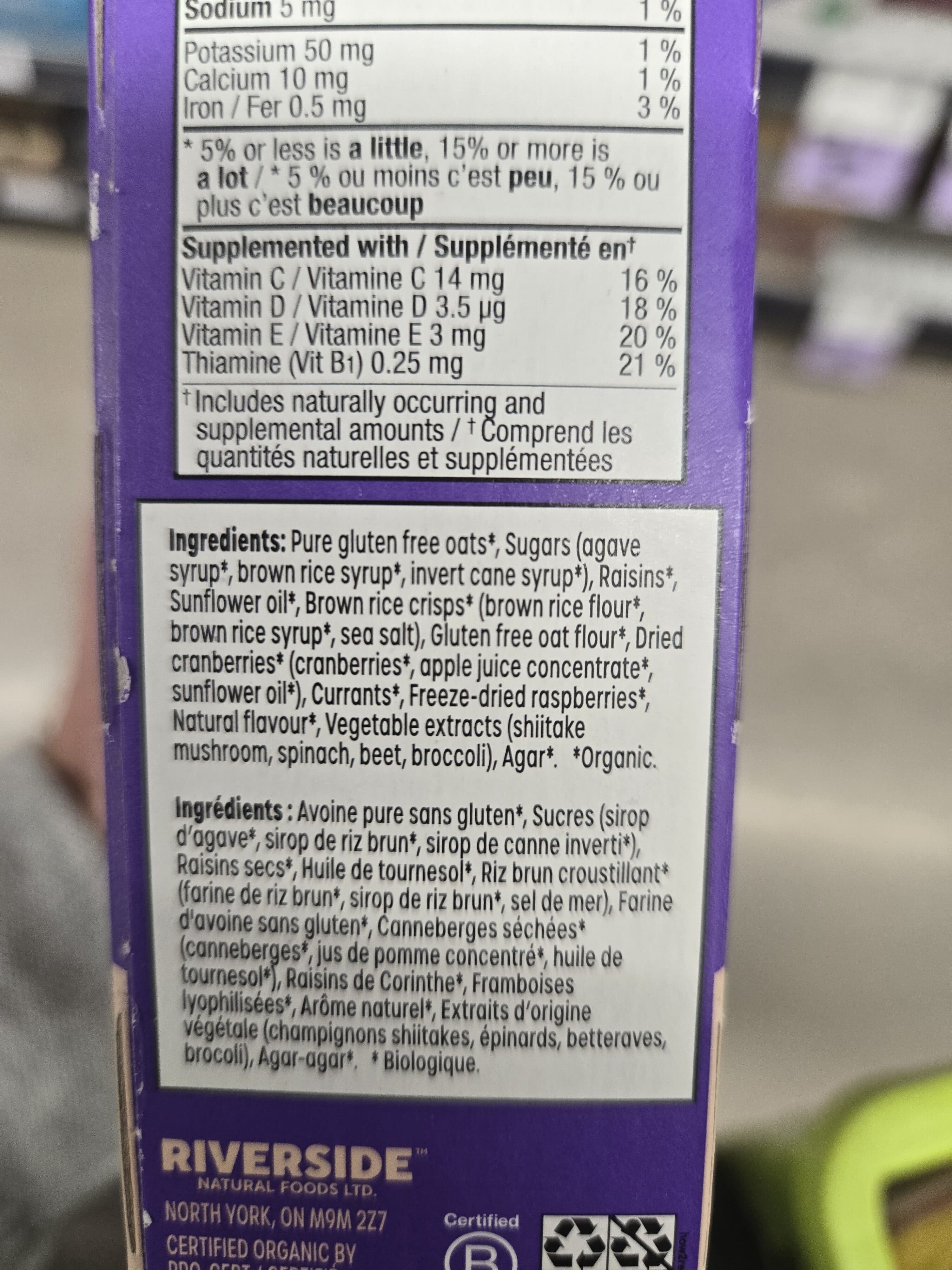 Made Good Mixed Berry Organic Granola Bar packshot