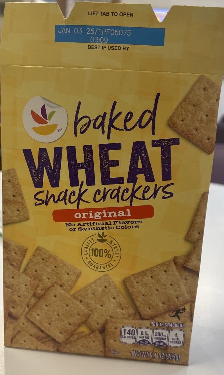 Ahold Baked Wheat Snack Crackers packshot