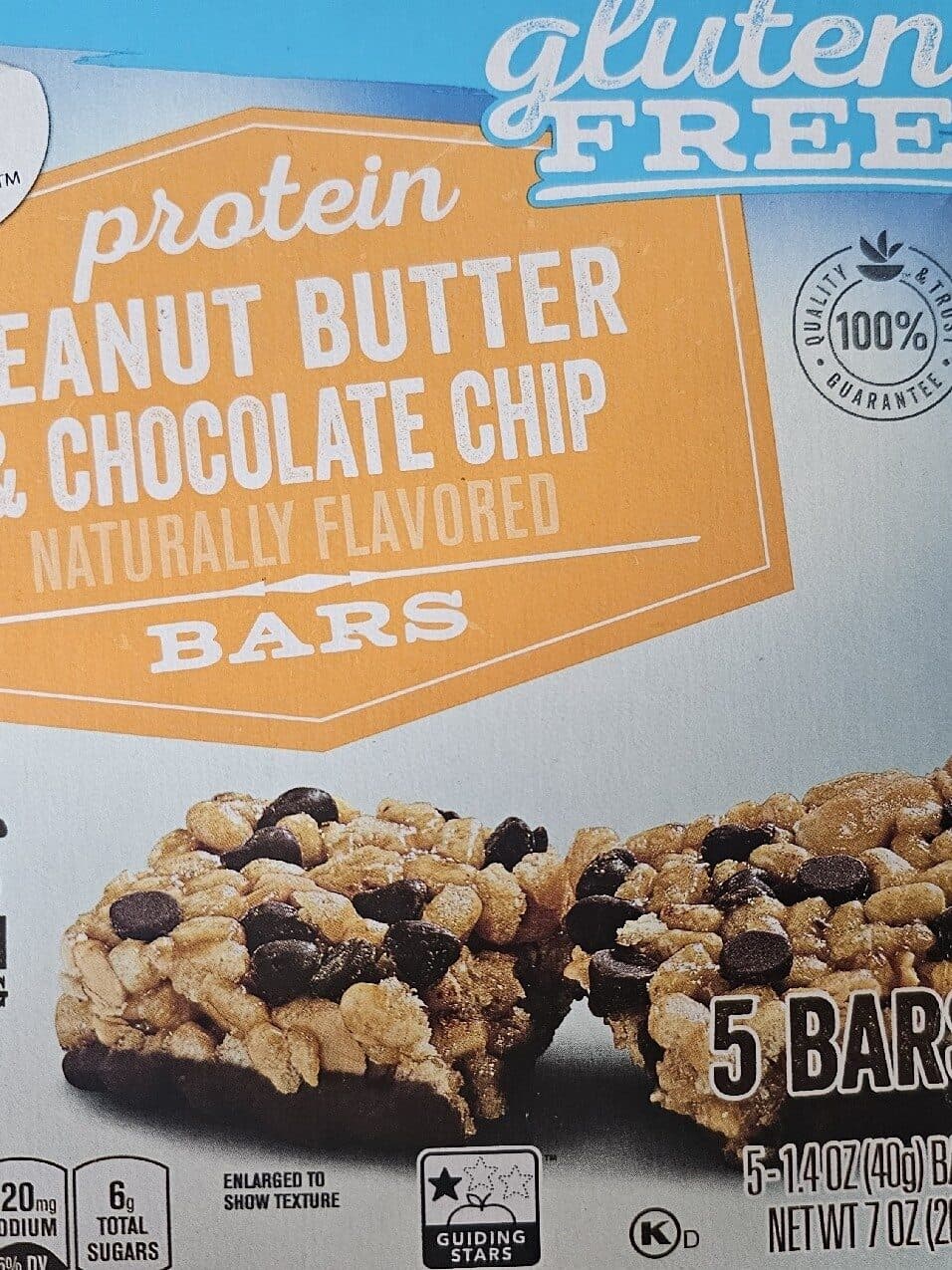 Giant Peanut Butter & Dark Chocolate Chip Granola Bars packshot
