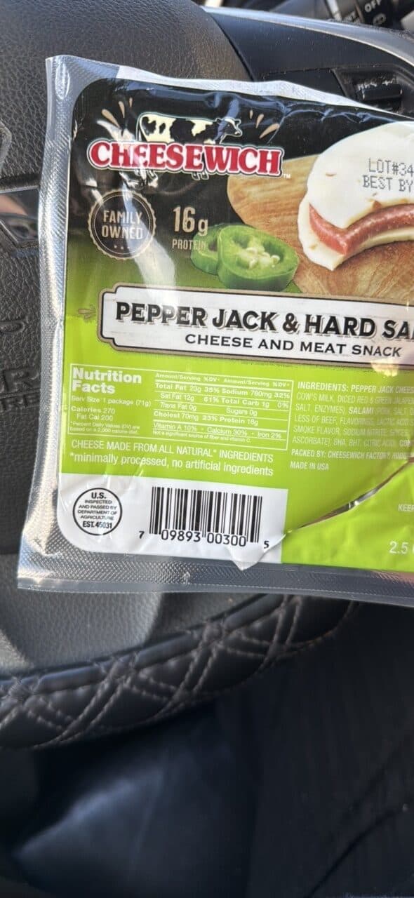 CHEESEWICH PEPPER JACK & HARD SALAMI CHEESE AND MEAT SNACK packshot