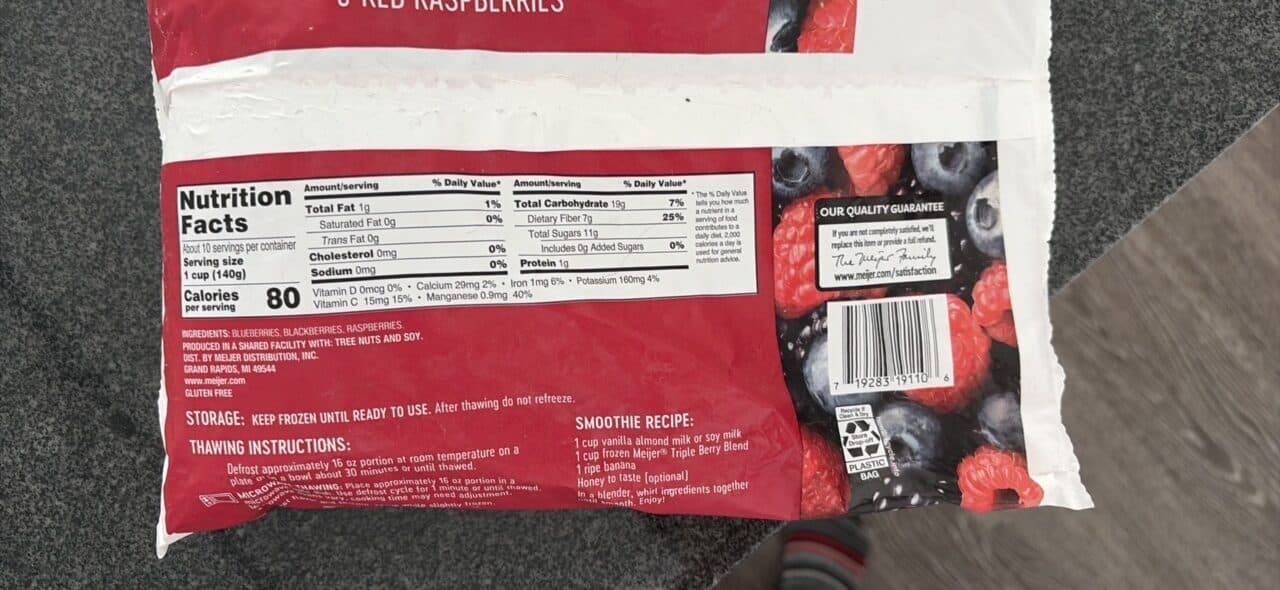 meijer Triple Berry Blend Blueberries, Blackberries & Red Raspberries packshot
