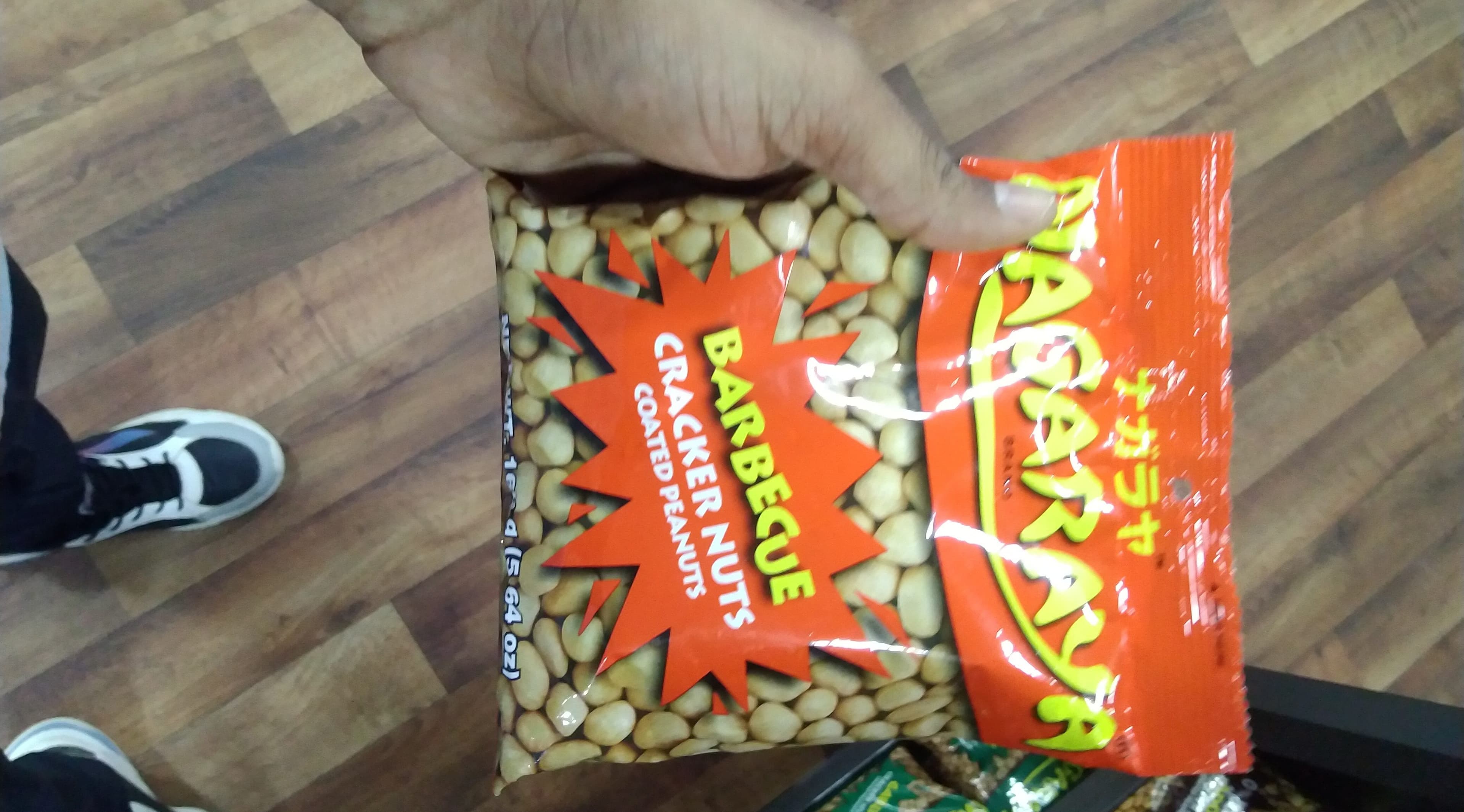 Food Industries Inc. Nagaraya, Cracker Nuts, Barbecue packshot