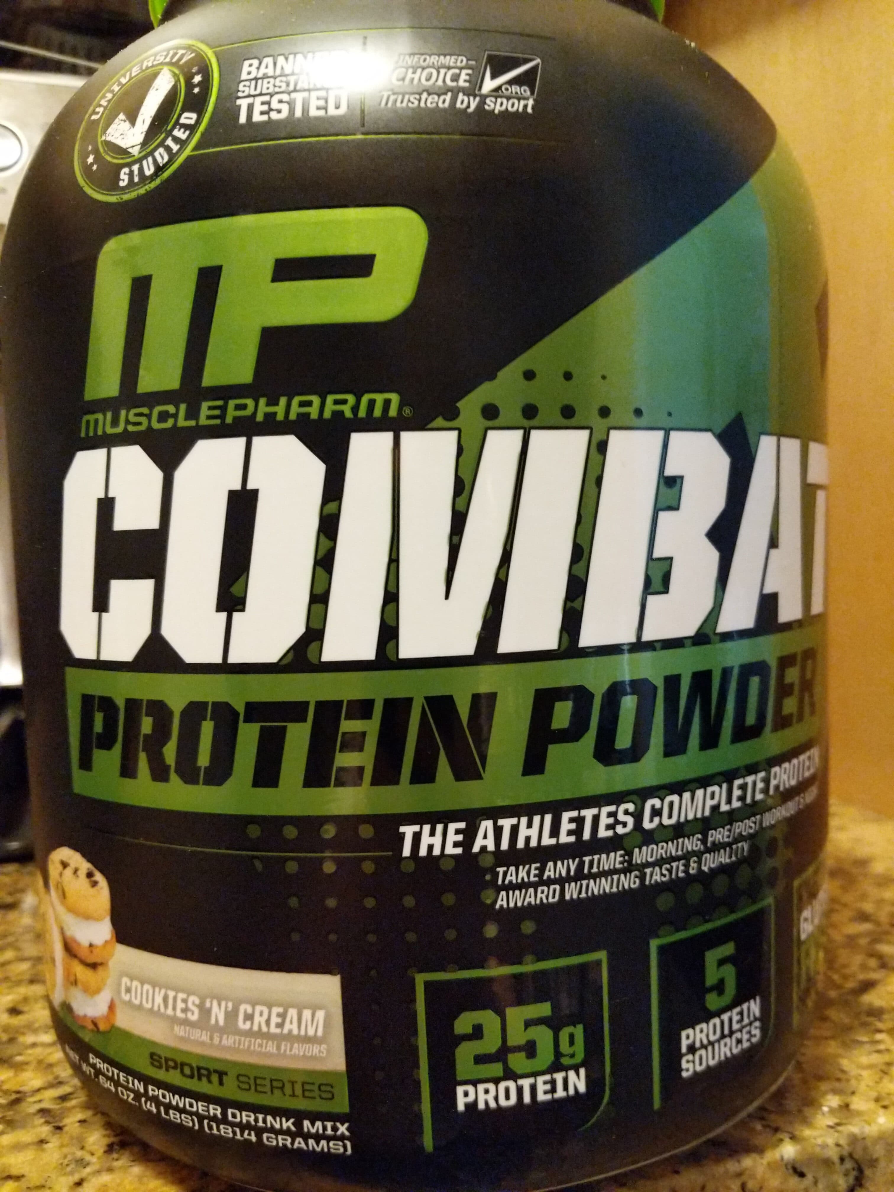 Muscle Pharm Combat Protein Shake Cookies & Cream packshot