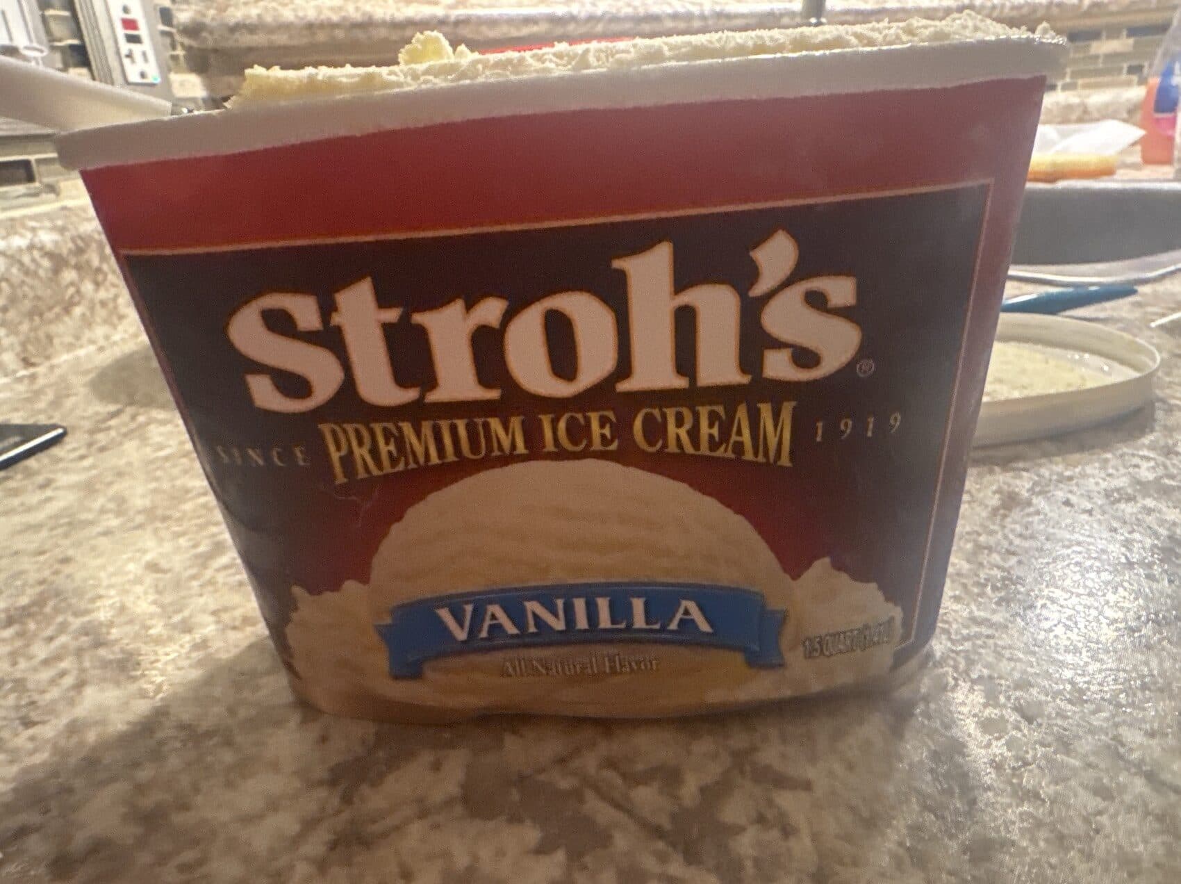 Stroh's Premium ice cream packshot