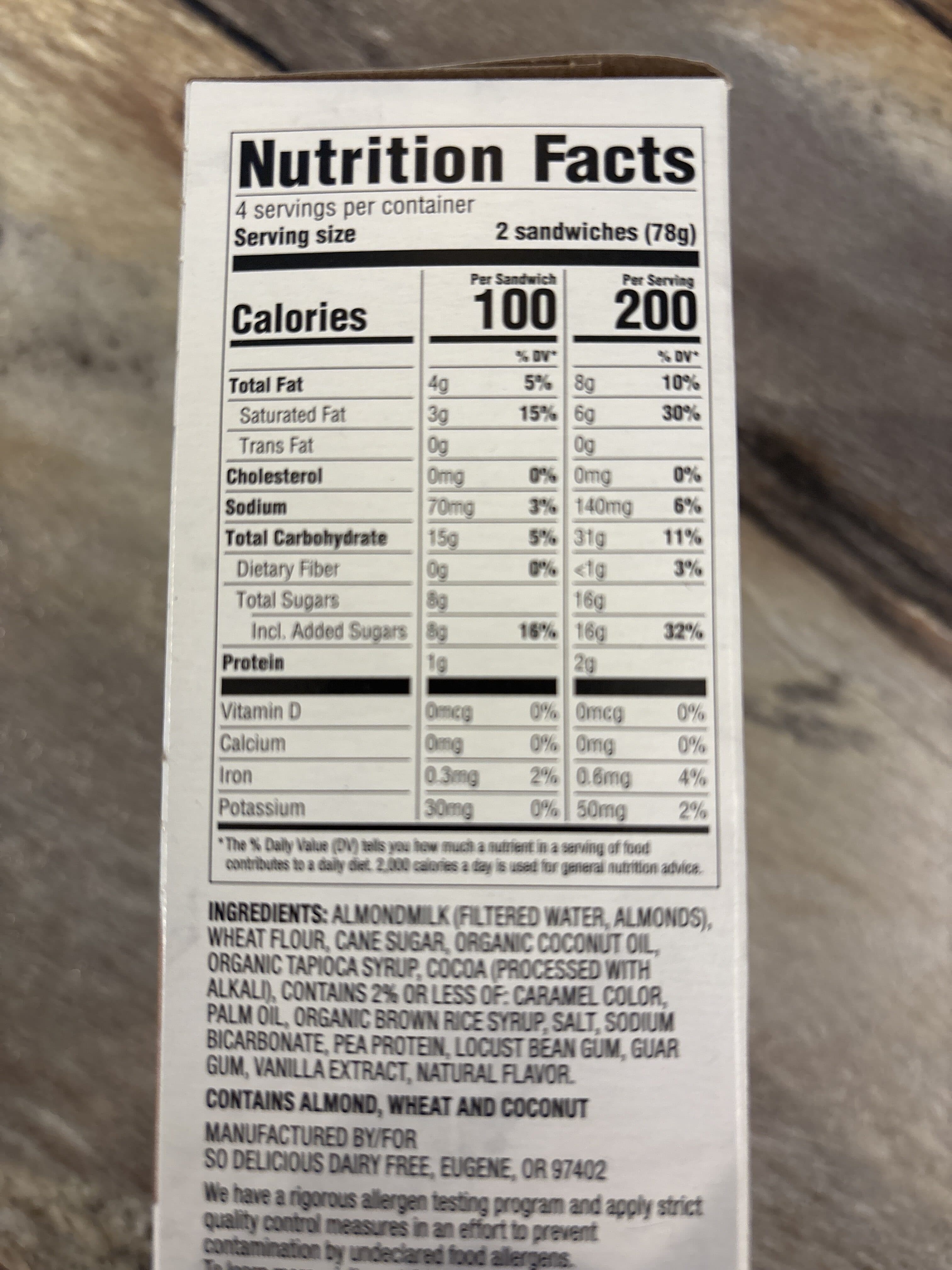 So Delicious Dairy Free Almond Milk Non-Dairy Frozen Dessert Vanilla Sandwiches packshot