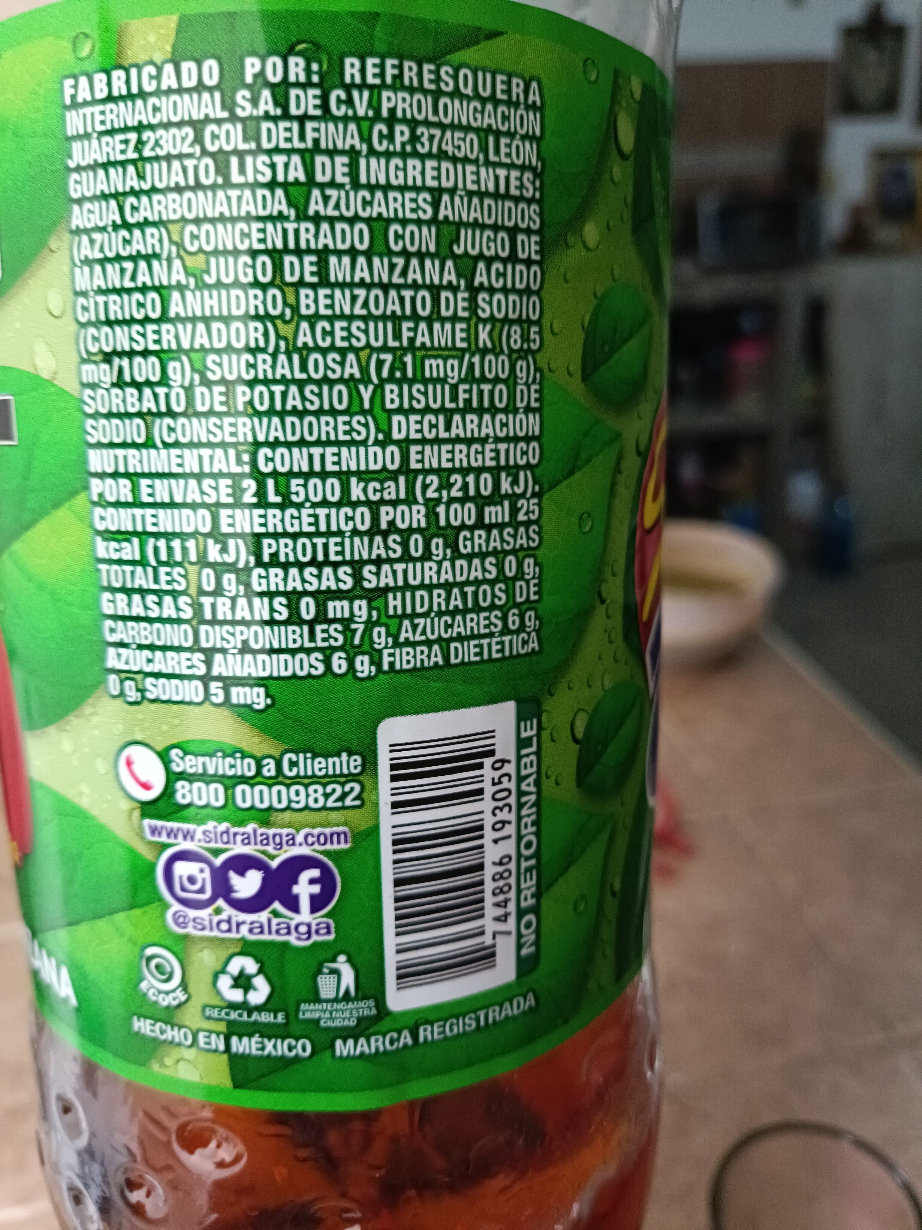 Embotelladora Vectram Sa De Cv Soda, apple packshot