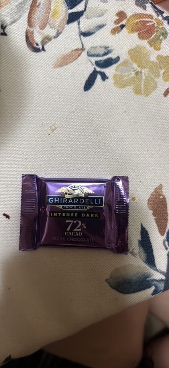 GHIRARDELLI INTENSE DARK 72% CACAO DARK CHOCOLATE packshot