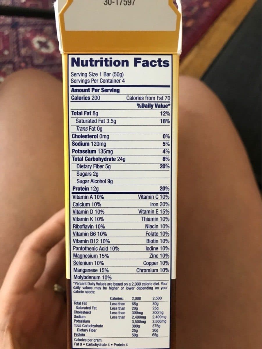Open Food Facts Chocolate almond oatmeal breakfast bars packshot