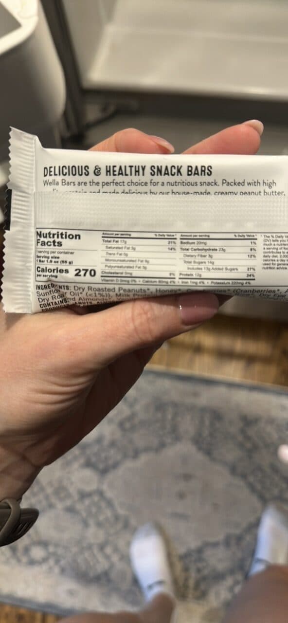 WELLA CRANBERRY CRUNCH CHILLED ORGANIC PROTEIN BAR PEANUT BUTTER & HONEY packshot