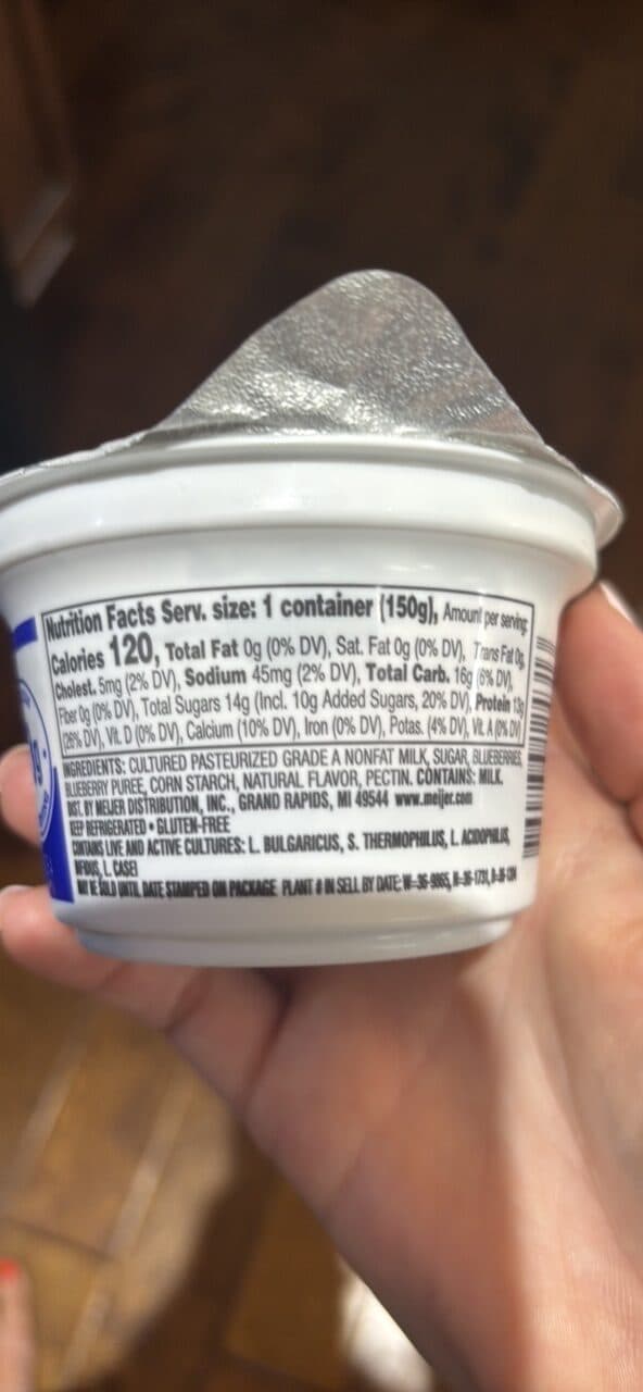 meijer Greek Non-Fat Yogurt Blueberry packshot