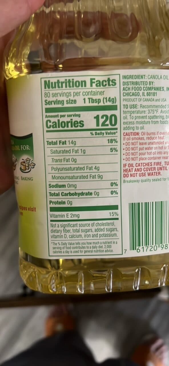 Mazola Canola Oil packshot