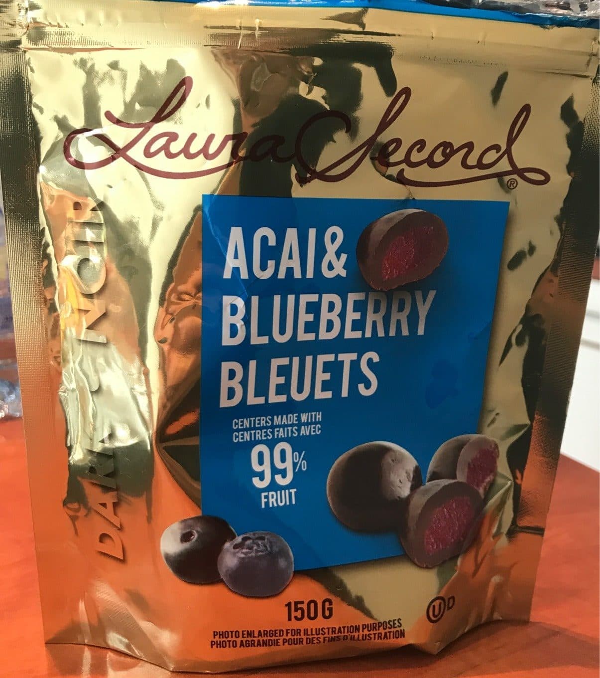 Laura Secord Acai & blueberry packshot