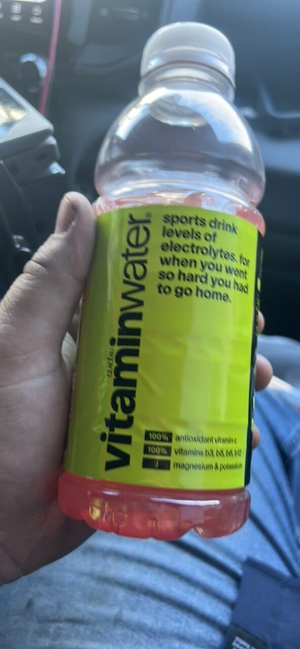 vitamin water tropical mango refresh packshot