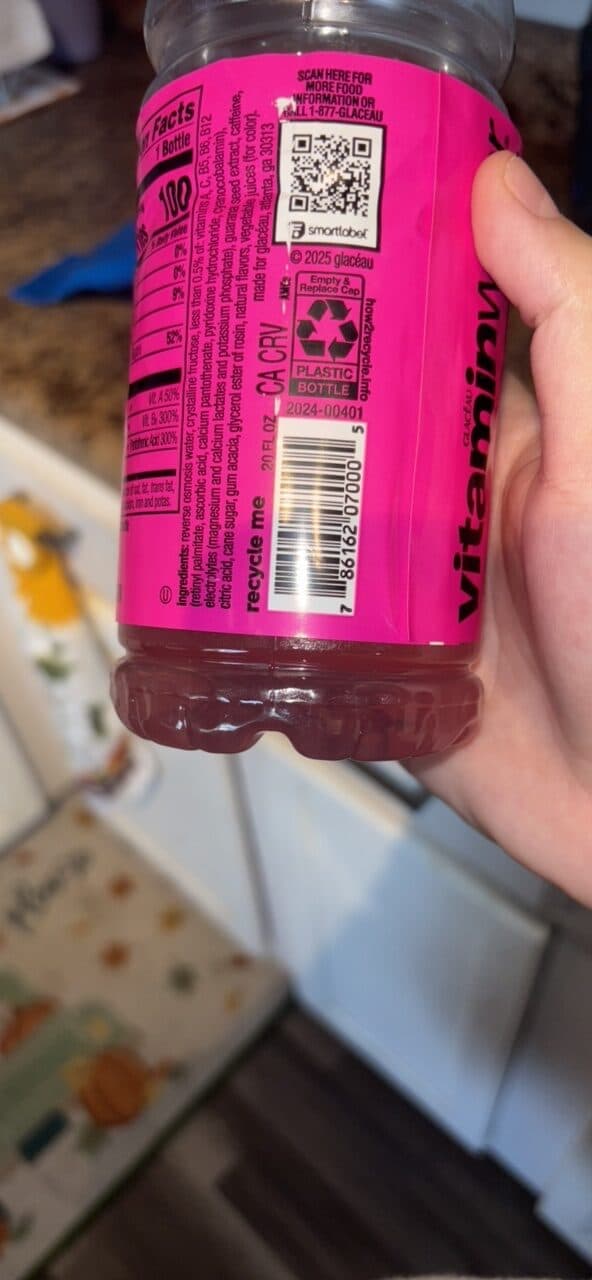 Glacéau vitamin water packshot