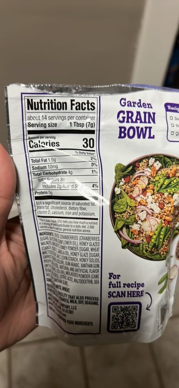 Fresh Gourmet Cranberry Walnut Salad Topping packshot