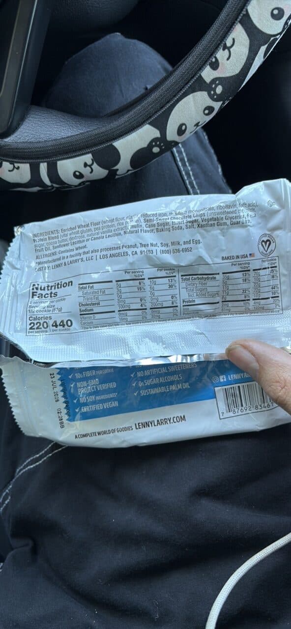 Lenny & Larry's The Complete Cookie Soft-Baked Chocolate Chip packshot