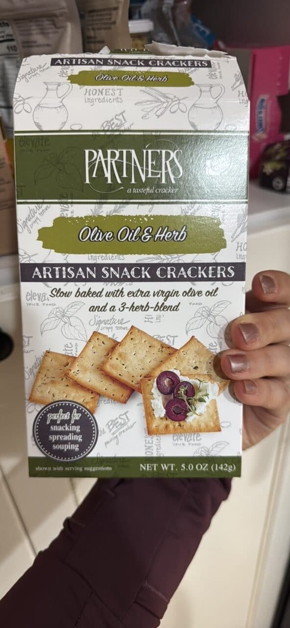 Partners Olive Oil & Herb Artisan Snack Crackers packshot